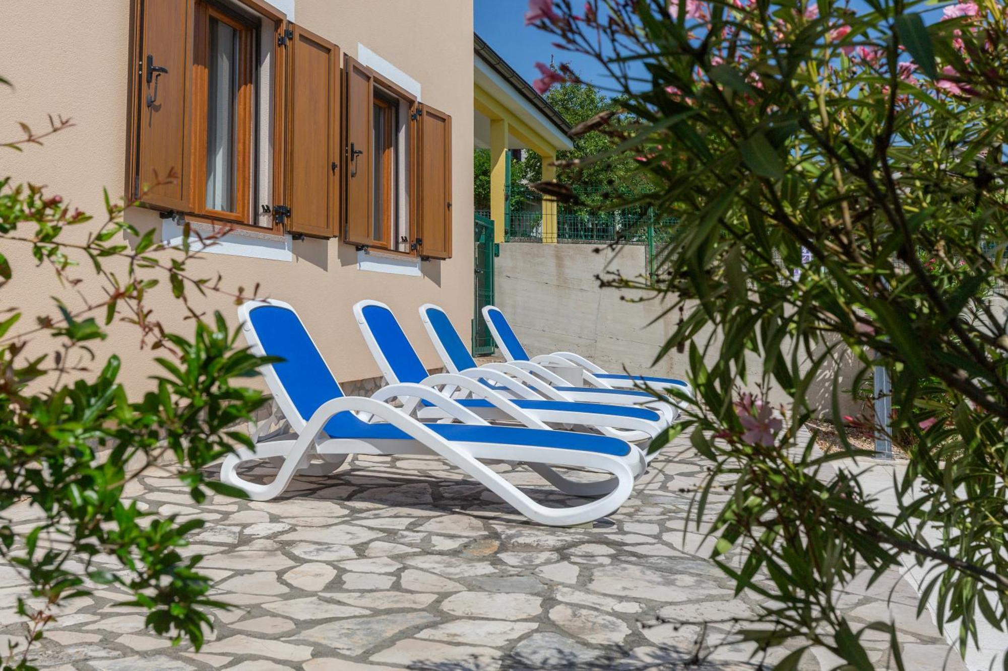 Apartments "Alen" Nedescina Экстерьер фото